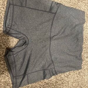 Maternity athletic shorts